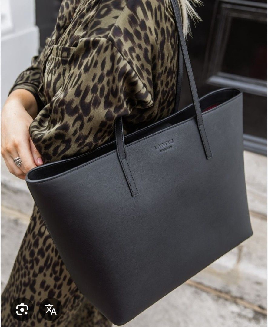 Lawful London Sienna bag (Category: Shoulder Bags) located in Mandaluyong City. Submitted by coolcloset (Listing ID 1411751238, Image 1). Description: good condition.