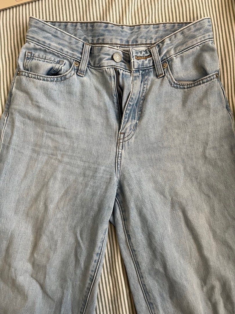 Light Blue Denim Jeans (Category: Jeans) located in Paranaque City. Submitted by mandsss21 (Listing ID 1412194492, Image 1). Description: - Light blue denim jeans - Straight leg cut - Button and zipper closure - Two front pockets - Two back pockets - Frayed hemline - Light wash denim.