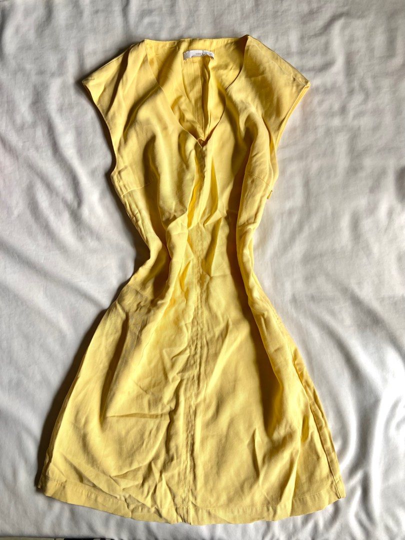 Mango Yellow Mini Dress (Category: Dresses) located in Bulacan. Submitted by thriftbin (Listing ID 1412305894, Image 1). Description: AVAILABLE Size XS with side zipper bust 29-30" length 31" waist 28" No when worn pic ‼️Fixed price *ONLY OFFER IF SURE BUYER ship via J&T / sdd loc: bulacan.