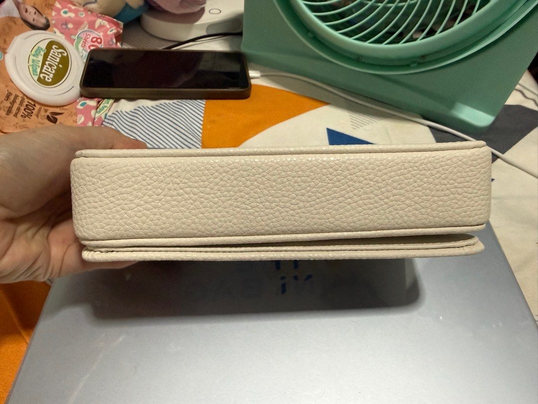 Marc Jacobs The Mini Bag (Category: Luxury Bags & Wallets) located in Cavite. Submitted by tripleKgels (Listing ID 1412176423, Image 3). Description: Like new and complete.