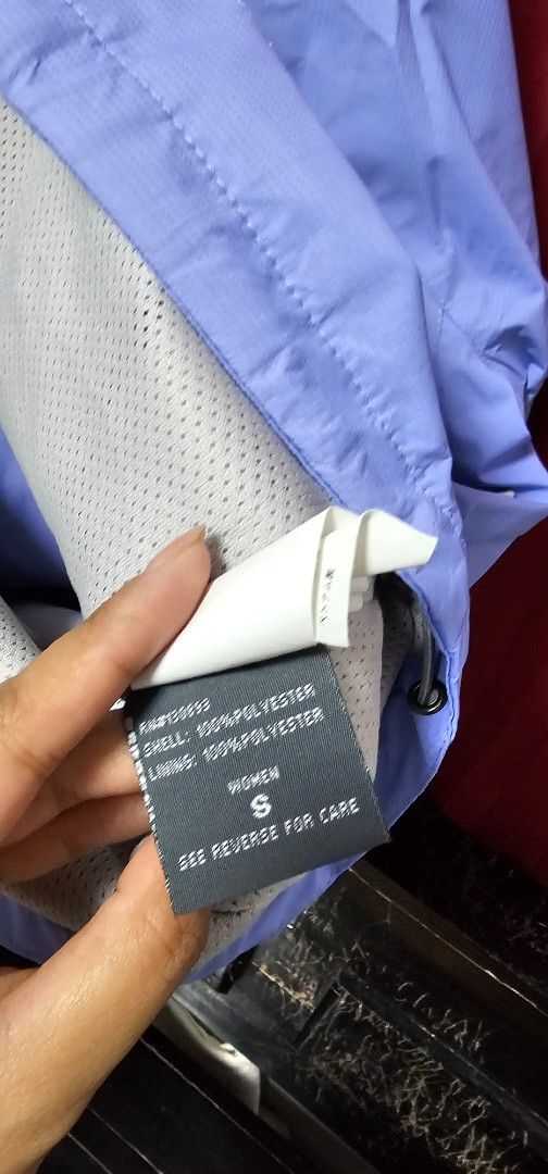 New Balance Women's Jacket (Category: Coats, Jackets and Outerwear) located in Plaridel. Submitted by _bbbfamous (Listing ID 1412161998, Image 2). Description: - New Balance jacket - Light blue color - Size: S - Full zipper closure - Hooded - Two zippered pockets - Made in Vietnam - Shell and lining: 100% polyester - Mesh lining.