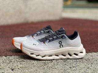 (Category: ) located in . Submitted by dailykickssg (Listing ID 1412182237, Image 1). Description: .