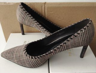 (Category: ) located in . Submitted by liketodressup (Listing ID 1412219609, Image 1). Description: .