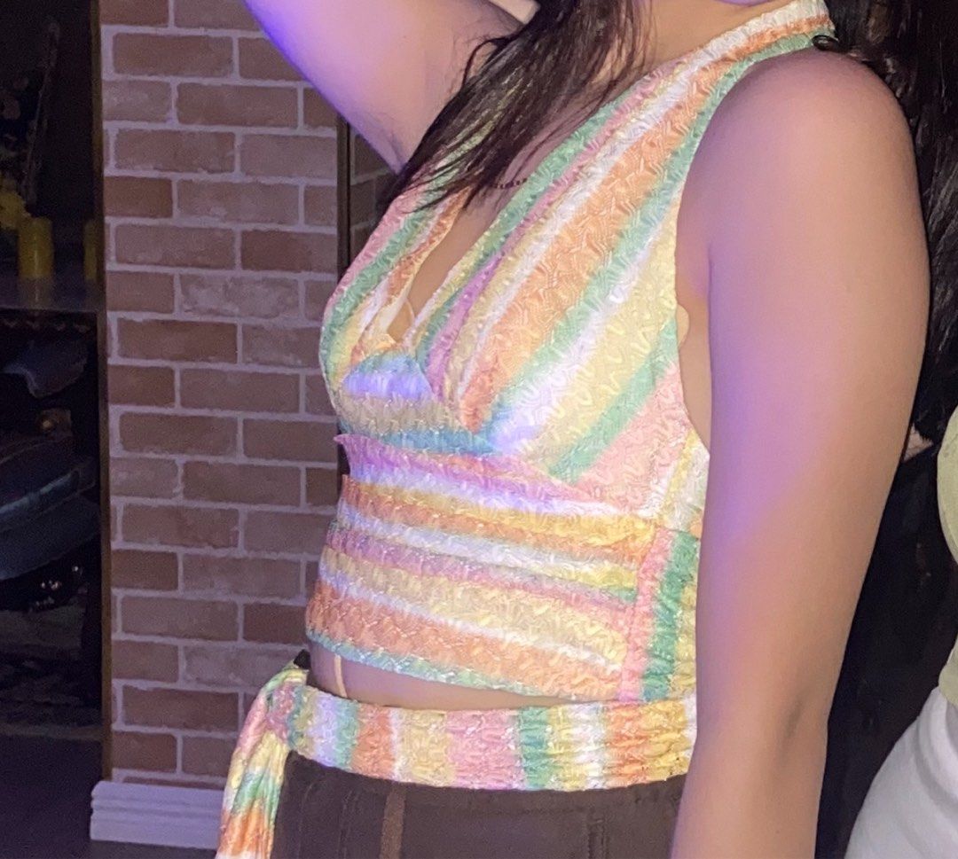 Pomelo Colorful Halter Cropped Tie Top (Category: Sleeveless) located in Manila. Submitted by justlooking4clothes (Listing ID 1412322136, Image 3). Description: RFS not my style.