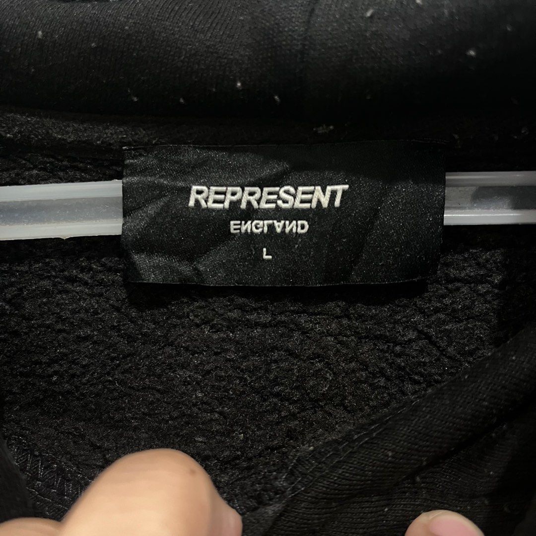 Represent Shark Graphic Hoodie (Category: Hoodies) located in Pasig City. Submitted by parapluie_m (Listing ID 1412139869, Image 3). Description: dimes: 28 X 28 boxy fit.
