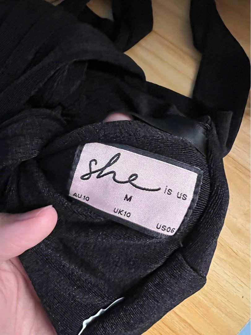 She Is Us Black Sexy Top (Category: Sleeveless) located in San Rafael. Submitted by vdelide (Listing ID 1412151564, Image 2). Description: .