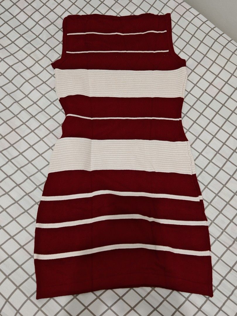 STRIPED SLEEVELESS DRESS (Category: Dresses) located in San Pedro. Submitted by bangs_oreo (Listing ID 1412253567, Image 2). Description: Body length: 76.5cm Chest: approx 38cm Arm hole: 18cm Hemline: 39.5cm - Sleeveless dress - Maroon and off-white-ish stripes - Round neckline - Made of knit fabric 𑣲 Actual color may slightly vary due to lighting and screen settings. ☆ This is a preloved item, so please manage your expectations. ☆ Kindly be inf