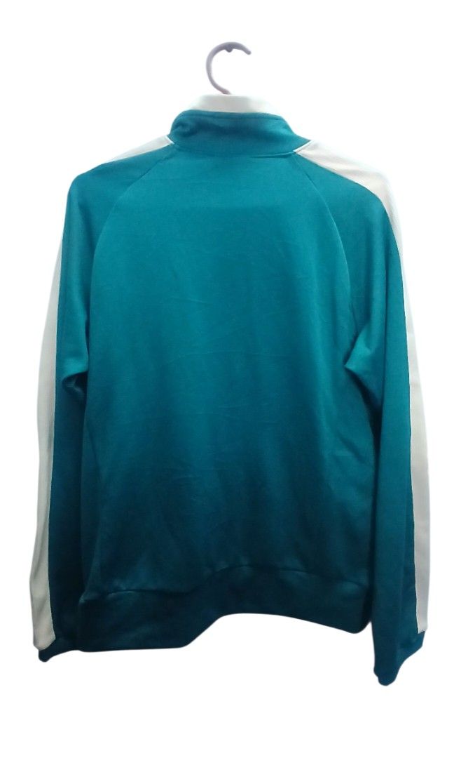 Traktop (Category: Activewear) located in Kangar. Submitted by fizi609 (Listing ID 1412158518, Image 3). Description: 17/18×23.5 condition 8/10 sesuai badan pmpn size xs/s.