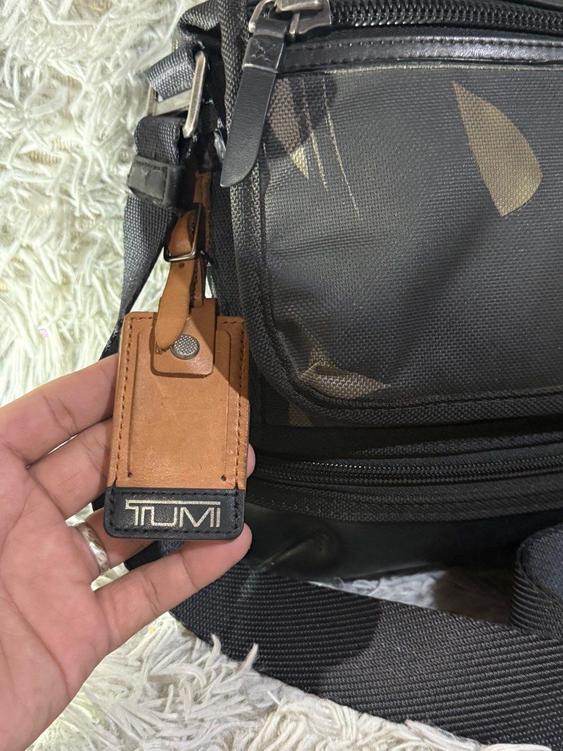 tumi shoulder bag alpha bravo beale crossbody (Category: Announcements) located in Davao. Submitted by Noel27 (Listing ID 1412281752, Image 2). Description: for sale tumi shoulder bag alpha bravo beale crossbody no issue excellent condition 8500 location:davao city.