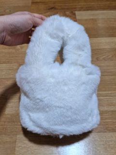 (Category: ) located in . Submitted by tiny.corner (Listing ID 1412288607, Image 1). Description: .