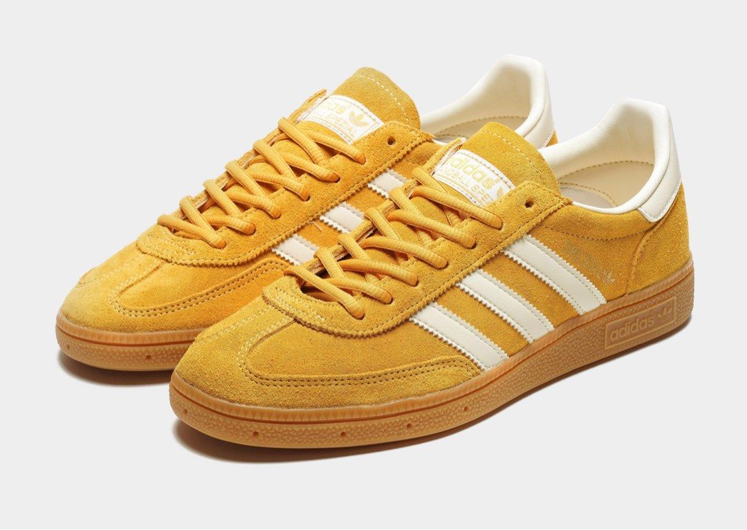 Adidas Handball Spezial - Yellow (Category: Sneakers) located in San Fernando. Submitted by attiryes (Listing ID 1412495001, Image 1). Description: - Adidas Handball Spezial - Yellow suede upper - White three stripes - Gum sole - Low-profile design - Versatile style.