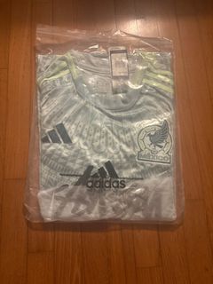 (Category: ) located in . Submitted by futbalcards (Listing ID 1412495998, Image 1). Description: .
