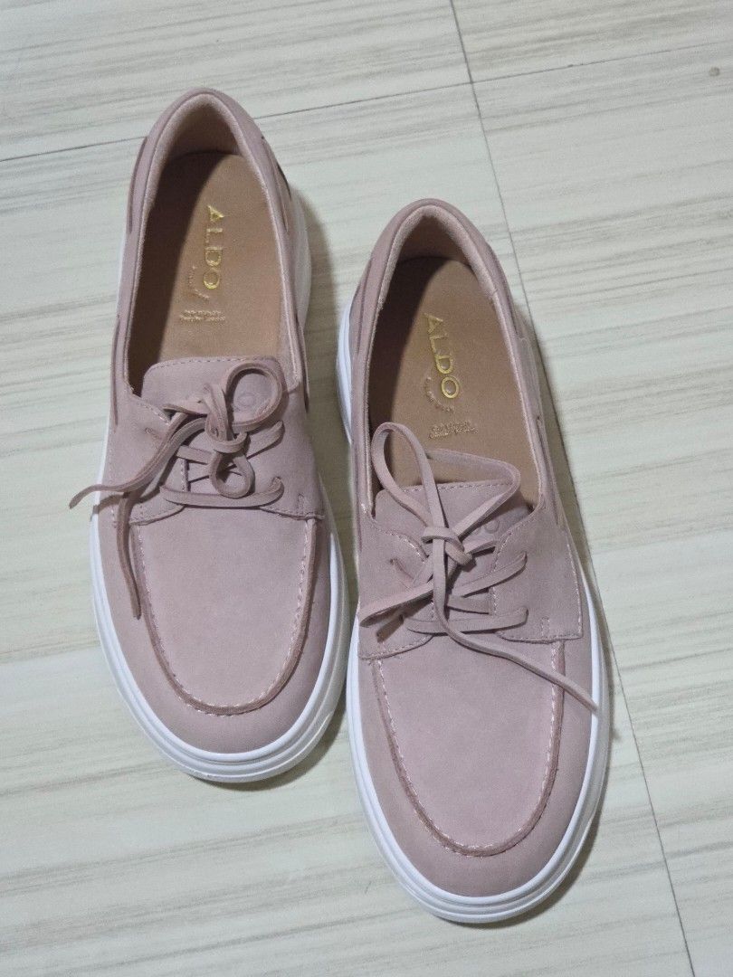 Aldo Loafers Brand New (Category: Loafers) located in Bangued. Submitted by pepper_preloved (Listing ID 1412494383, Image 1). Description: Aldo Loafers Wildbreeze Platform Boat Shoes Pink Brand New - still have the box Can wear as office shoes or casual [LAST PRICE] Lower than SRP Rfs: not my size, need funds Original Price: 2,500 size: 8.5 US women.