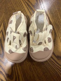 (Category: ) located in . Submitted by thriftiecorner_sg (Listing ID 1412455822, Image 1). Description: .