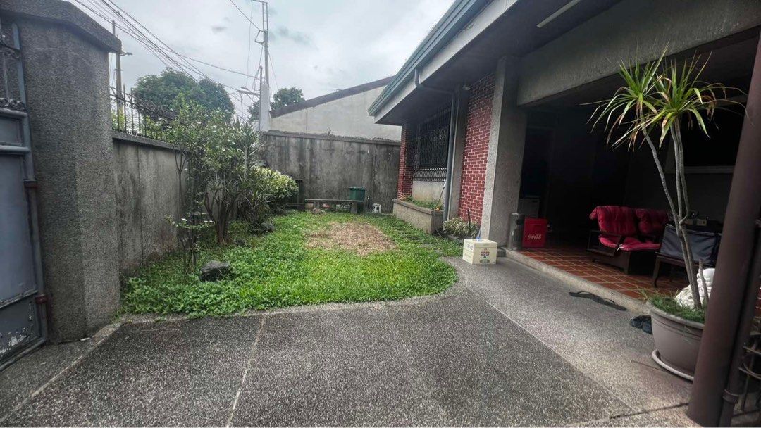 BF Homes QC House N Lot (Category: House & Lot) located in Cavite. Submitted by happyeagle_21b355 (Listing ID 1375255683, Image 3). Description: 392 sqm bungalow house n lot 3br 1 maids quarter 1 drivers quarter 2 car garage located at Quezon City commonwealth near ever gotesco commonwealth, don Antonio .