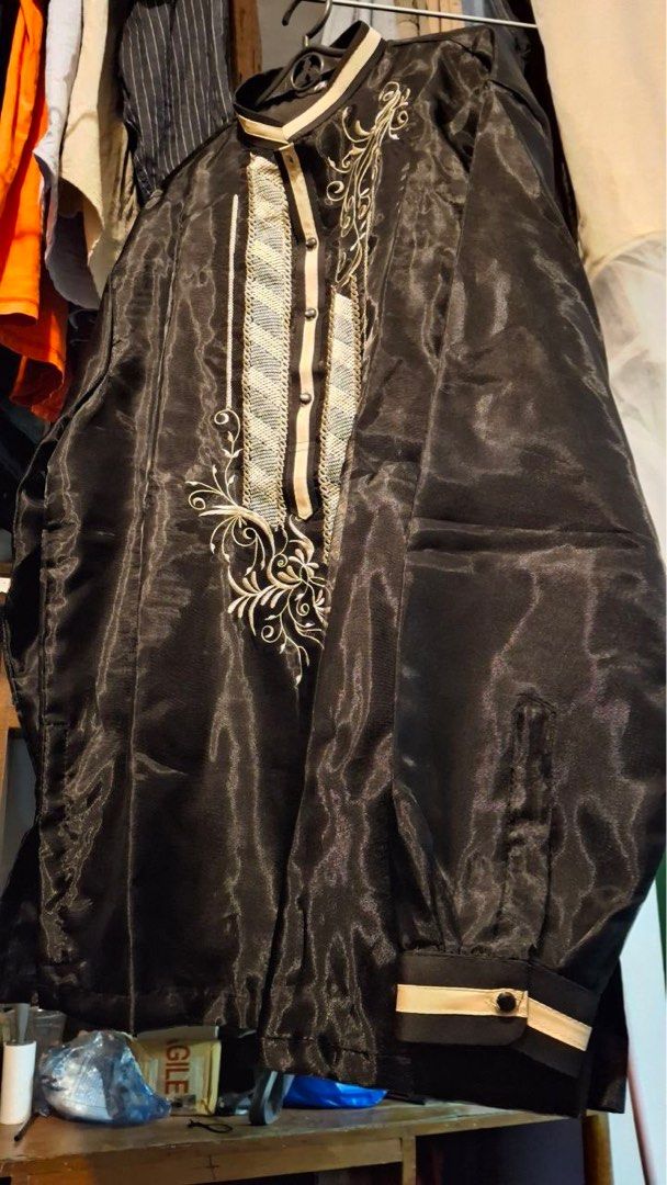 Black Embroidered Barong Tagalog 3XL (Category: Formal Shirts) located in Pasig City. Submitted by gbrllsph (Listing ID 1412494493, Image 1). Description: FOR SALE! (pinapabenta ng boyfriend ko lol) Modern Barong Tagalog (Black) Product: Modern Barong Main Color: Black Accent: Rustic Pipino Material: Organza Fabric with Gina Lining - Long sleeves - Chinese/Mandarin Collar - Half button placket Condition: New (Never been used) RFS: Dapat isusuot s