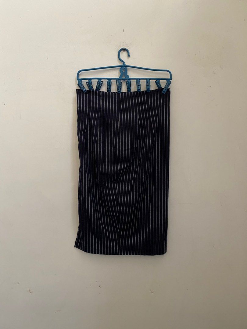Blue Stripped Long Skirt (Category: Skirts) located in Minalin. Submitted by stuffseri (Listing ID 1412506988, Image 2). Description: • Size - M (DM for deets) • RFS: Decluttering • what you see is what you get • PAYO - gcash • sf will be shouldered by buyer - price varies depending on the location • no to joy miners and bogus buyers ‼️.