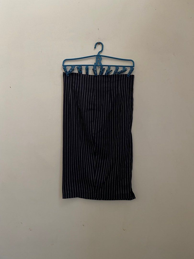 Blue Stripped Long Skirt (Category: Skirts) located in Minalin. Submitted by stuffseri (Listing ID 1412506988, Image 1). Description: • Size - M (DM for deets) • RFS: Decluttering • what you see is what you get • PAYO - gcash • sf will be shouldered by buyer - price varies depending on the location • no to joy miners and bogus buyers ‼️.