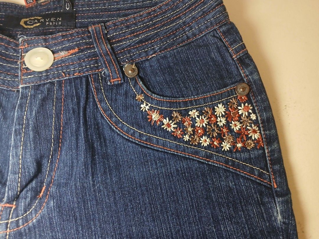 Carven Paris Embroidered Denim Jeans (Category: Jeans) located in Navotas City. Submitted by rainepreloved (Listing ID 1412440244, Image 1). Description: Original Carven Paris Dark Embroidered Denim Jeans (Semi-Flare) Size: Waist 26- 27, Length 38 Price : 1800 + sf ✅️ Condition: Very Good. Used once lang RFS: Moving out soon, need na magbawas Location: Navotas Mode of Payment: GCASH Mode of Delivery: Lalamove, J&T (No cod, payment first. If you w
