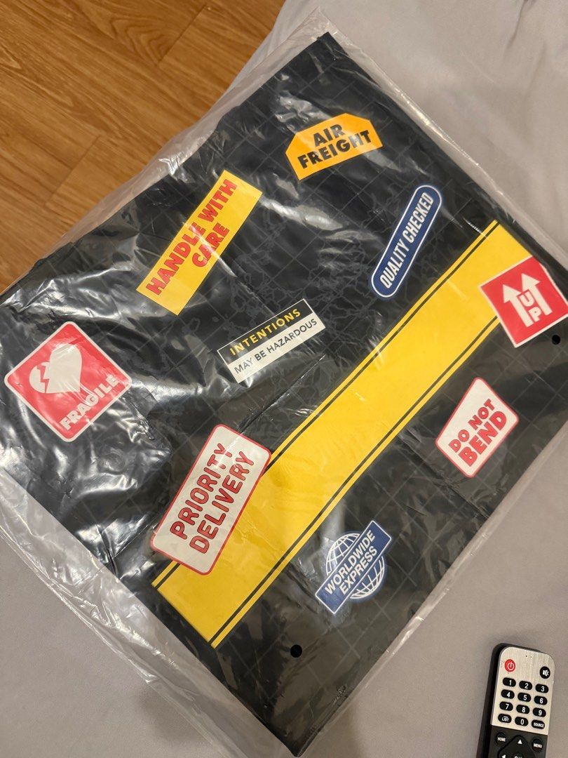 Christy Ng x DHL Tote Bag (Category: Tote Bags) located in Mandaluyong City. Submitted by wayby (Listing ID 1412487367, Image 2). Description: Malaysia Limited Edition.