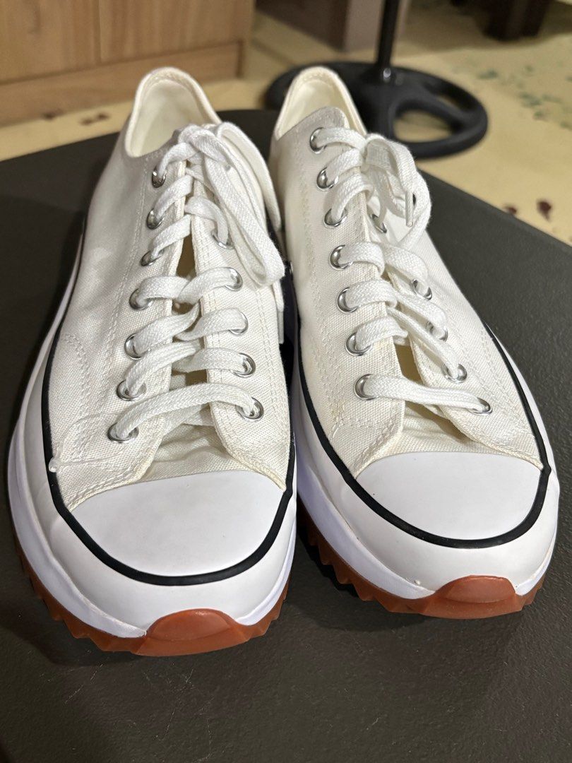 Converse Run Star Hike M9.5/W11 (Category: Sneakers) located in Pasig City. Submitted by declutterwithmaria (Listing ID 1412462899, Image 2). Description: Orig with box Brande new Unisex M-9.5 W-11 .