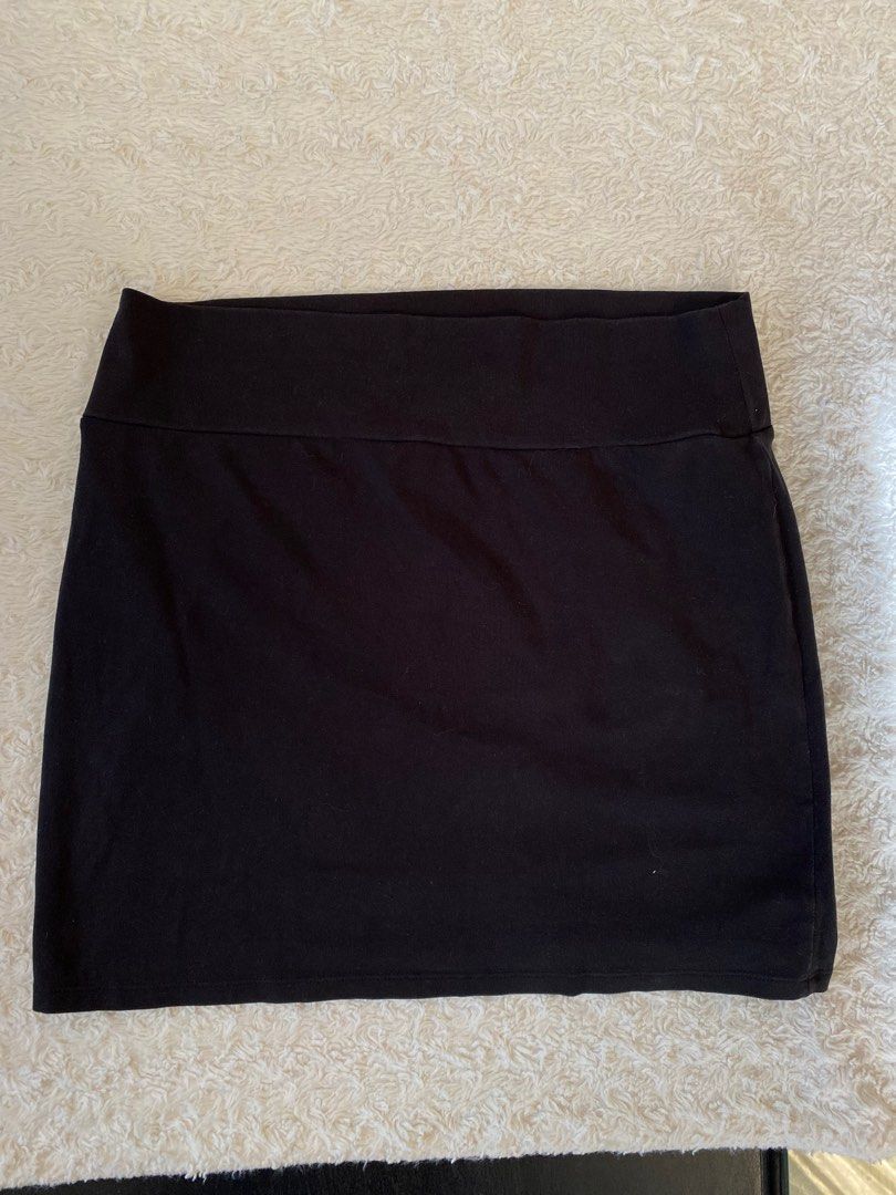 Cotton On - Black Skirt (Category: Skirts) located in Minalin. Submitted by stuffseri (Listing ID 1412506683, Image 2). Description: • Size - L (DM for deets) • RFS: Decluttering • what you see is what you get • PAYO - gcash • sf will be shouldered by buyer - price varies depending on the location • no to joy miners and bogus buyers ‼️.