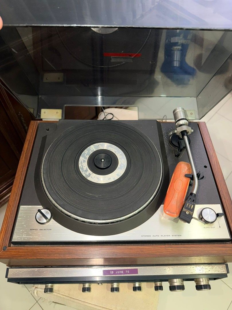 Denon Stereo System with Turntable65671943339393110