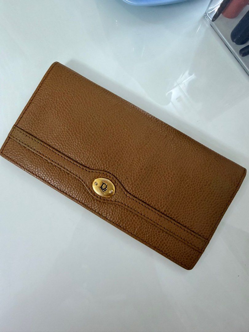Dior long wallet (Category: Luxury Bags & Wallets) located in Apalit. Submitted by lunakobe (Listing ID 1412437736, Image 2). Description: .