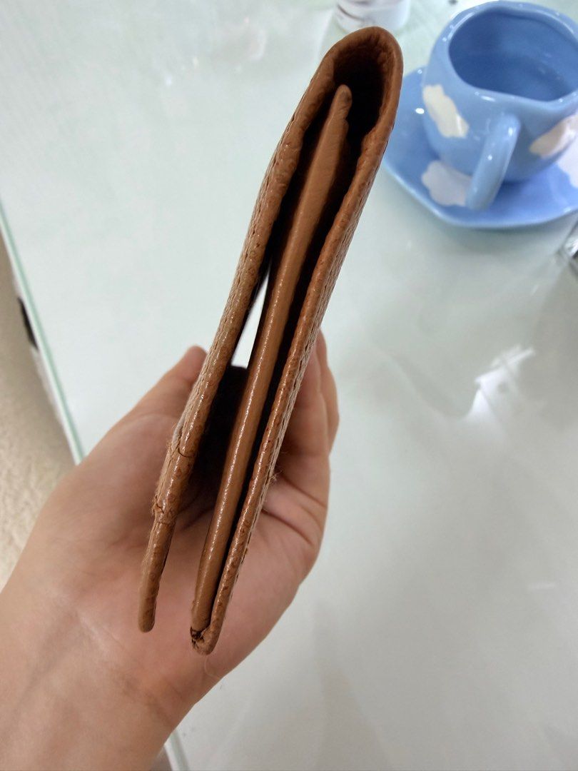 Dior long wallet (Category: Luxury Bags & Wallets) located in Apalit. Submitted by lunakobe (Listing ID 1412437736, Image 3). Description: .