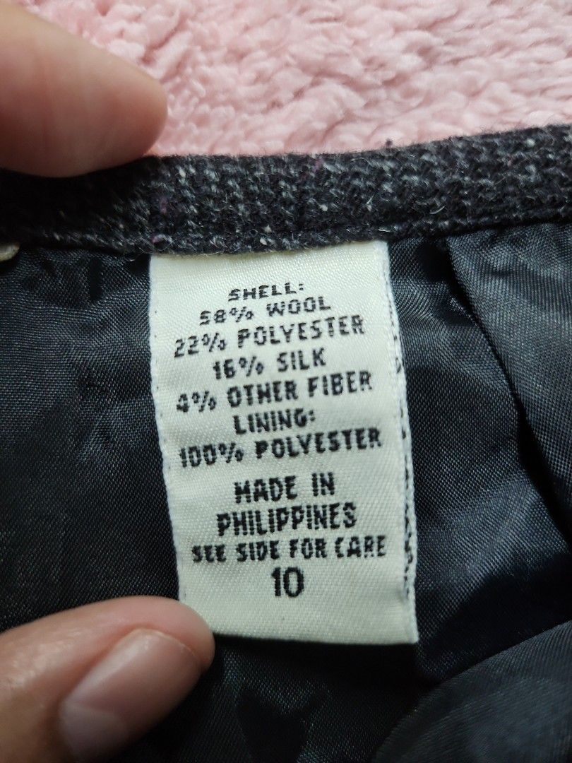 Eddie Bauer Women's Wool Pencil Skirt (Category: Skirts) located in Taytay. Submitted by by_prim (Listing ID 1412347311, Image 3). Description: Size: UK 14 D 40.