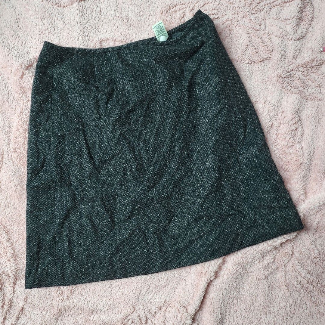 Eddie Bauer Women's Wool Pencil Skirt (Category: Skirts) located in Taytay. Submitted by by_prim (Listing ID 1412347311, Image 1). Description: Size: UK 14 D 40.