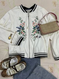 (Category: ) located in . Submitted by applejwoo (Listing ID 1412332106, Image 1). Description: .