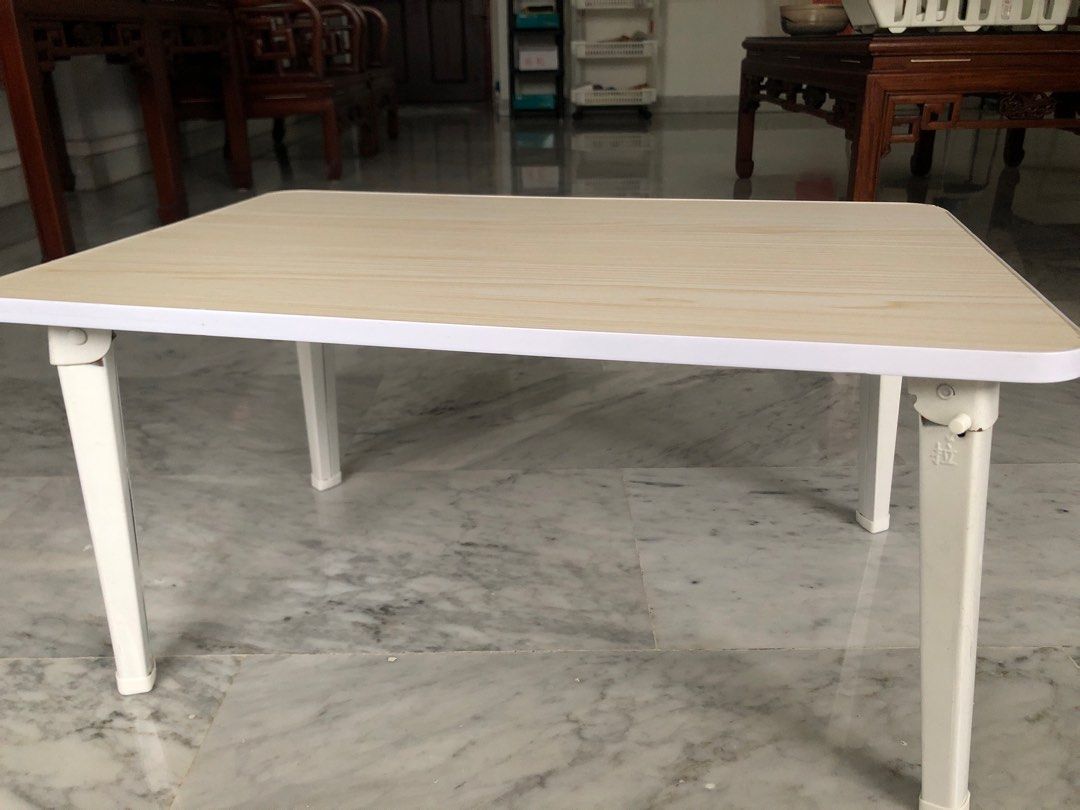 Foldable Table (Category: Announcements) located in Singapore. Submitted by soonpenghui (Listing ID 1412427303, Image 2). Description: 59cm x 48.5 cm Height 29 cm.