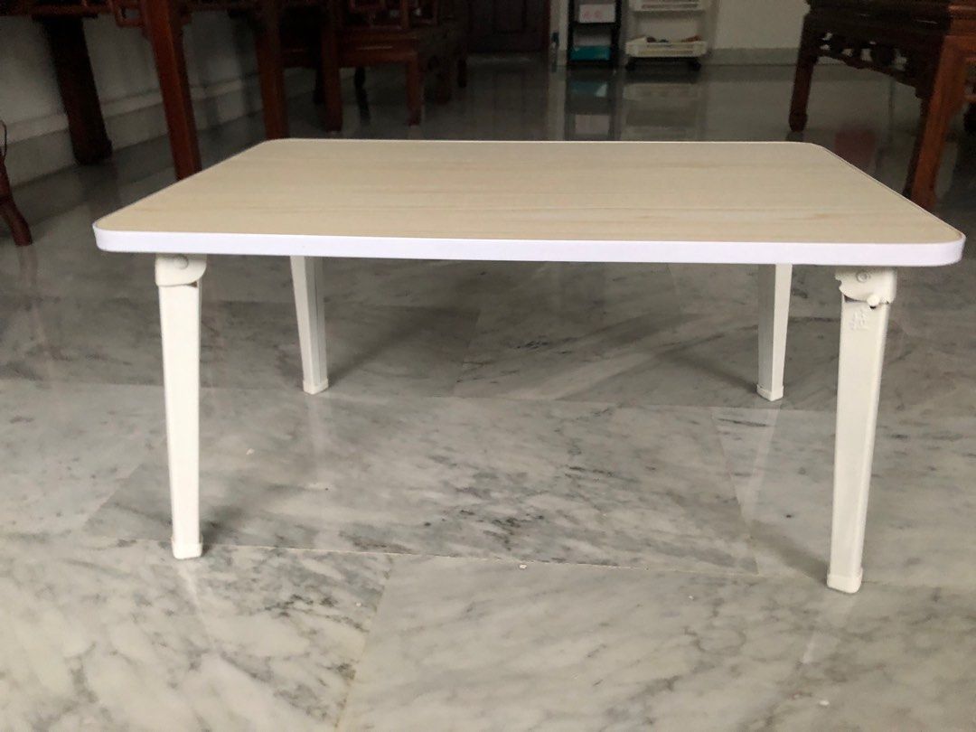 Foldable Table (Category: Announcements) located in Singapore. Submitted by soonpenghui (Listing ID 1412427303, Image 3). Description: 59cm x 48.5 cm Height 29 cm.