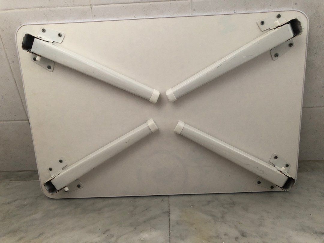 Foldable Table (Category: Announcements) located in Singapore. Submitted by soonpenghui (Listing ID 1412427303, Image 4). Description: 59cm x 48.5 cm Height 29 cm.