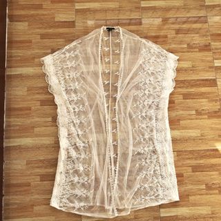 (Category: ) located in . Submitted by mkjpcloset (Listing ID 1412360508, Image 1). Description: .