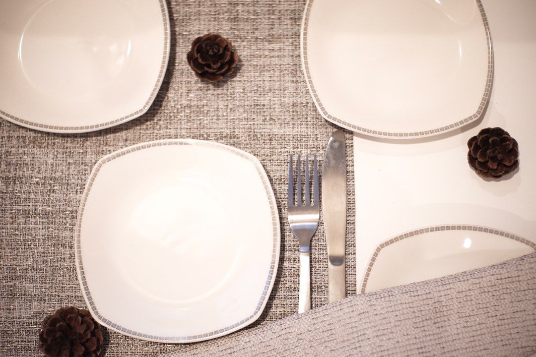 Givenchy Mono Square Plates (Category: Dinnerware & Cutlery) located in Binangonan. Submitted by pinkesceeluxe (Listing ID 1412478654, Image 1). Description: Unused without box Very good condition Php450 each (minimum of 2 pcs purchase) Php1500 as a set of 4 Personally bought in Japan ——- Note: This is the Second Account of @pinkescee (Pls check for reviews) I made a separate account dedicated for branded and designer’s items 🫶🏻.