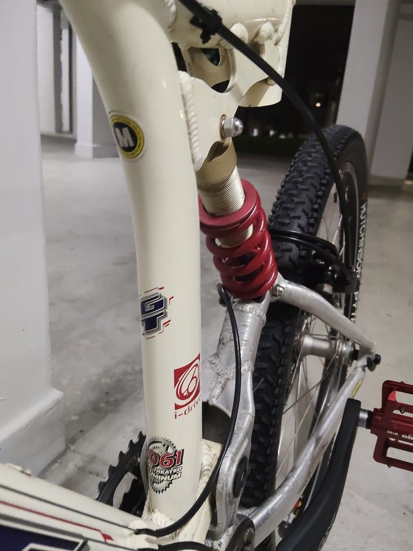 GT XCR 3000 i-Drive Mountain Bike - Fox Suspension, Sports