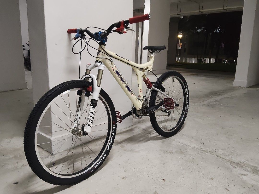 GT XCR 3000 i-Drive Mountain Bike - Fox Suspension, Sports