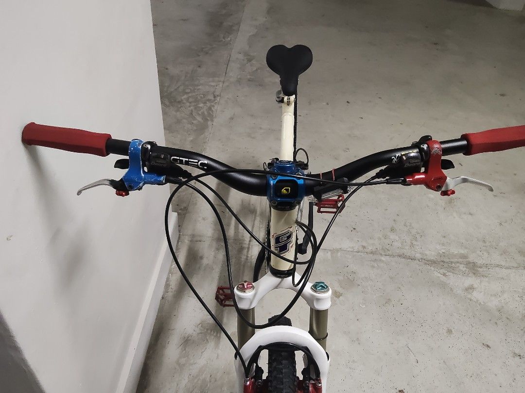 GT XCR 3000 i-Drive Mountain Bike - Fox Suspension, Sports