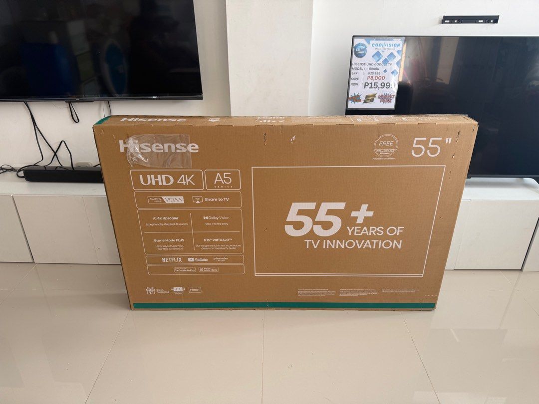 HISENSE 55” UHD Smart Tv (Category: TV) located in Cavite. Submitted by jeLchan123456 (Listing ID 1412487228, Image 2). Description: Hisense 55” Smart tv UHD 4k may discount pa kaunti pm lang.