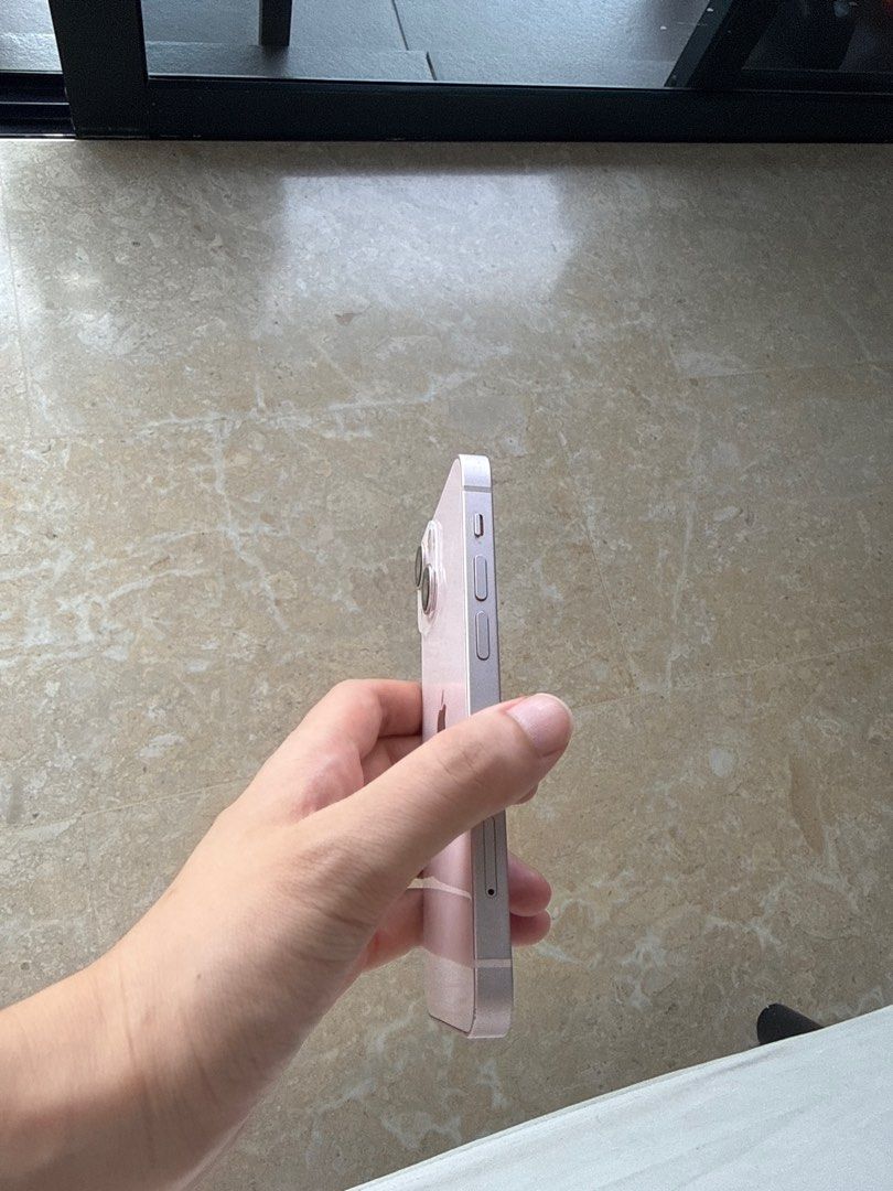 (Category: iPhone 13 Series ) located in Singapore. Submitted by leaveamessage (Listing ID 1412373933, Image 2). Description: .