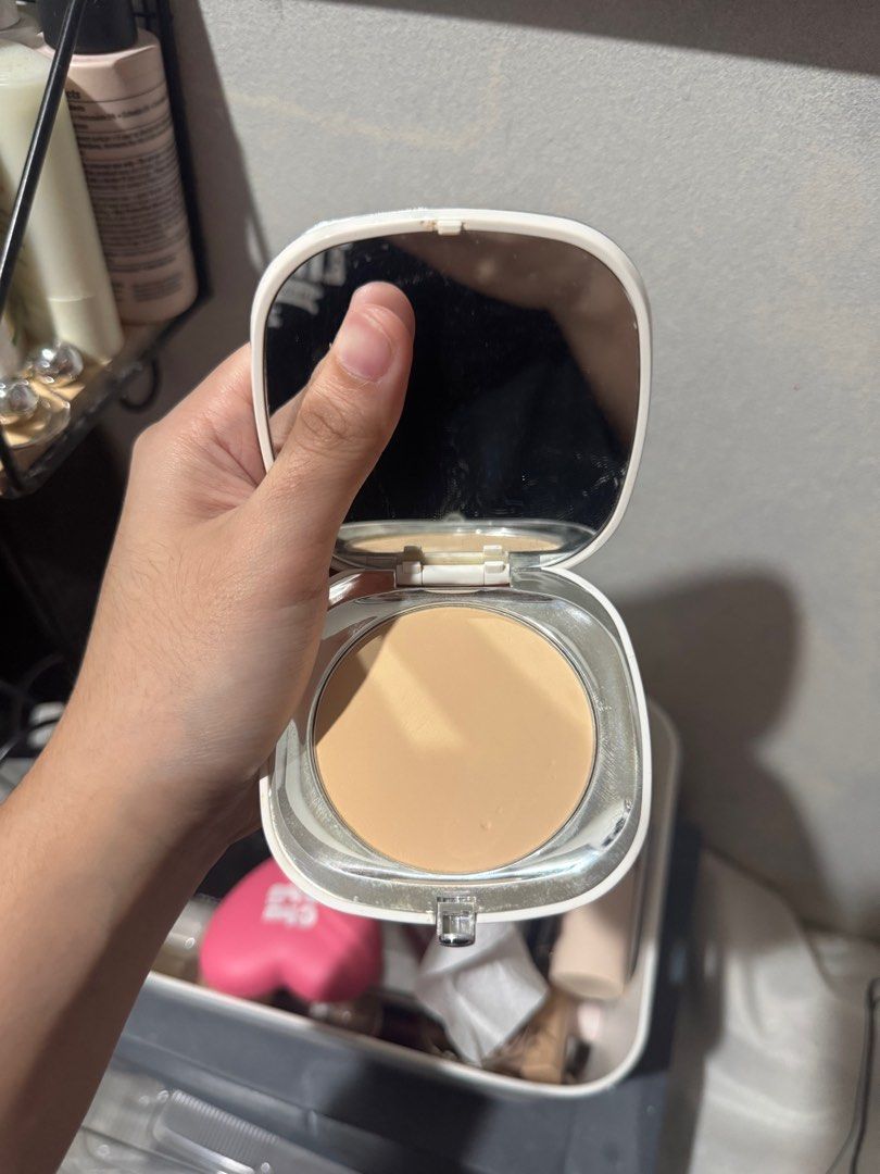Issy Face Powder (Category: Makeup) located in Manila. Submitted by champagnemam1 (Listing ID 1412439327, Image 1). Description: - Issy & Co. face powder compact - Shade: Vanille - Includes a mirror - Square, white compact with silver metallic bottom - Comes with a brush .