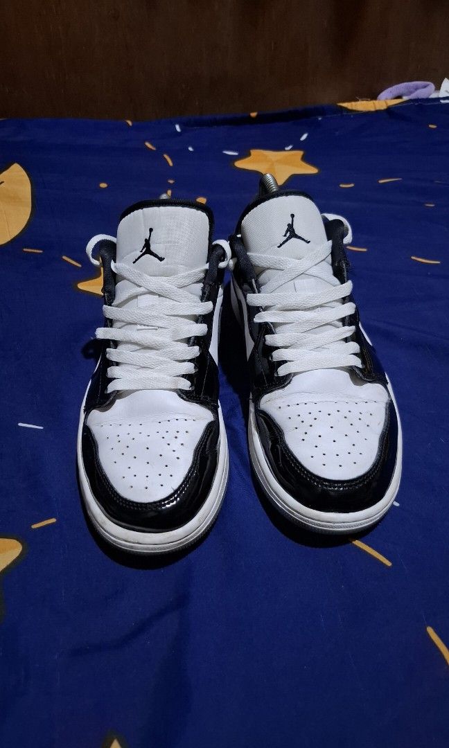 JORDAN 1 SE CONCORD LOW (Category: Sneakers) located in Antipolo. Submitted by goldentiger-ac44 (Listing ID 1412509008, Image 2). Description: JORDAN 1 SE CONCORD SIZE 9, Euro 42.5, cm 27 excellent condition only sign of usages makapit at spiky gumsole price 3k Antipolo city location.