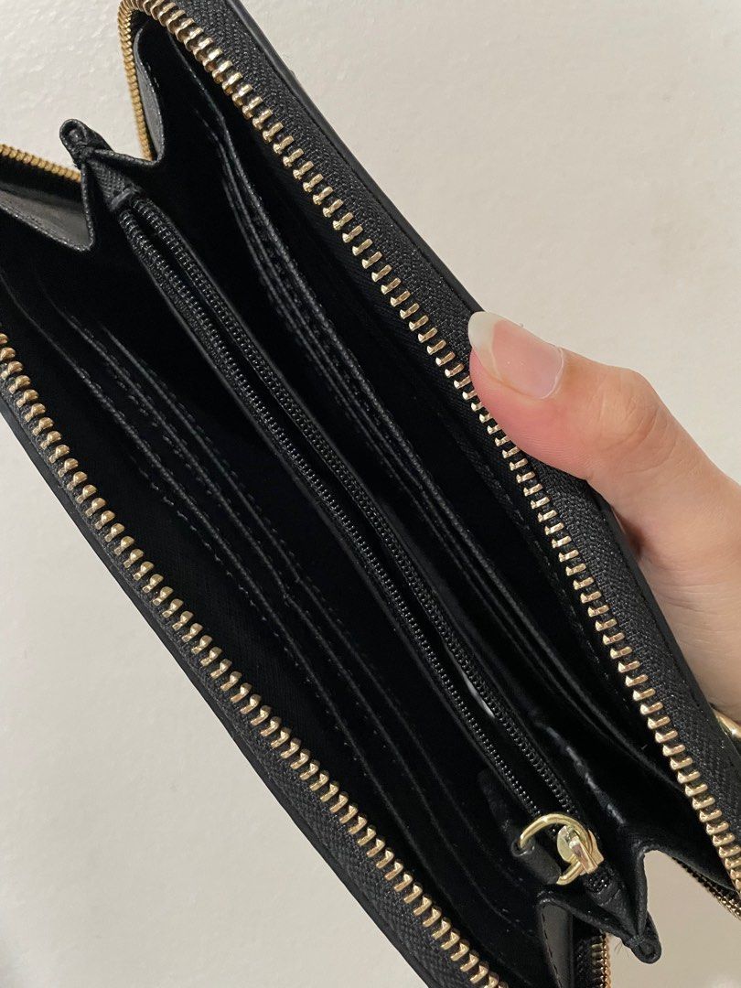Karl Lagerfeld Rainbow Wallet/Crossbody (Category: Wallets & Card holders) located in Bacoor. Submitted by jdnsse (Listing ID 1412410141, Image 3). Description: KL long wallet -has crossbody strap -good as new (with tag pa) -8 card slots with 2 pockets for cash Negotiable 😊.