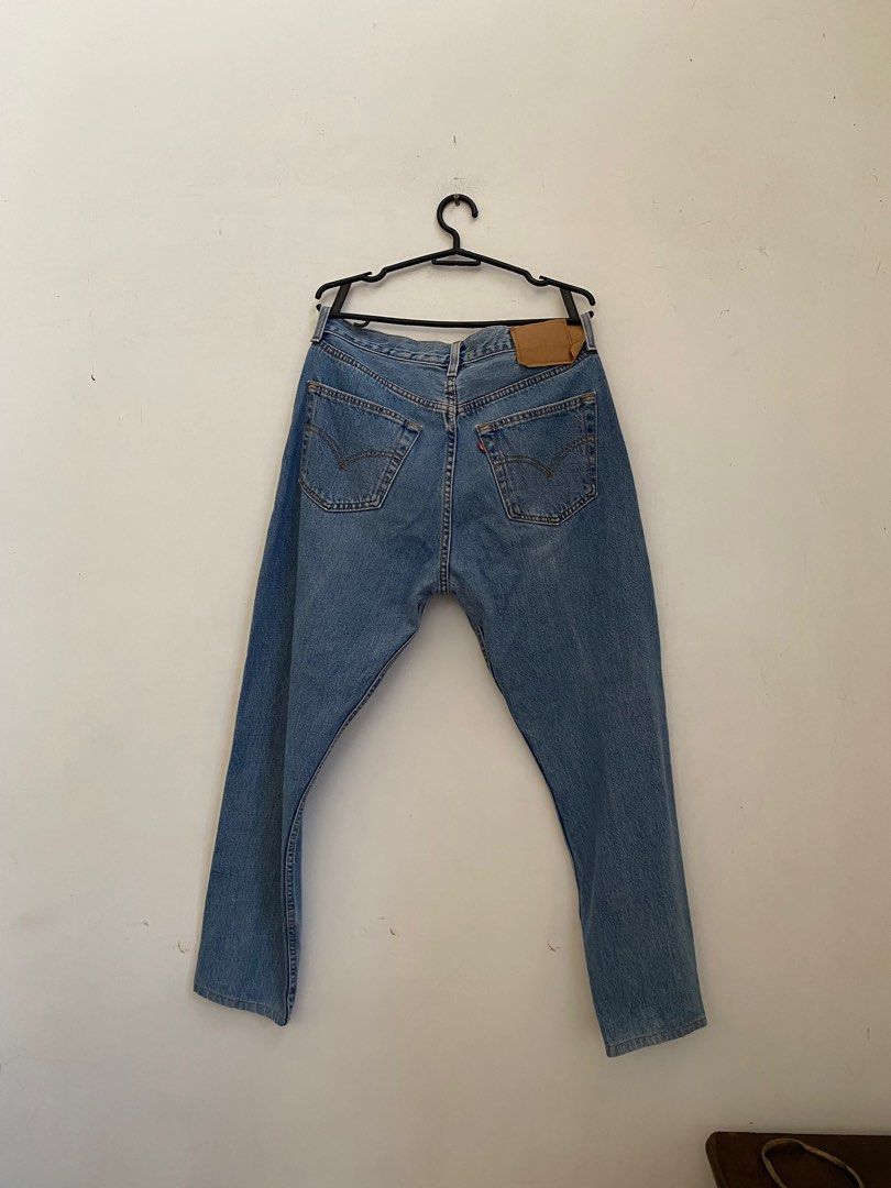 Levi's Jeans (Category: Jeans) located in Minalin. Submitted by stuffseri (Listing ID 1412506101, Image 2). Description: • Size - DM for deets • RFS: Decluttering • what you see is what you get • PAYO - gcash • sf will be shouldered by buyer - price varies depending on the location • no to joy miners and bogus buyers ‼️.