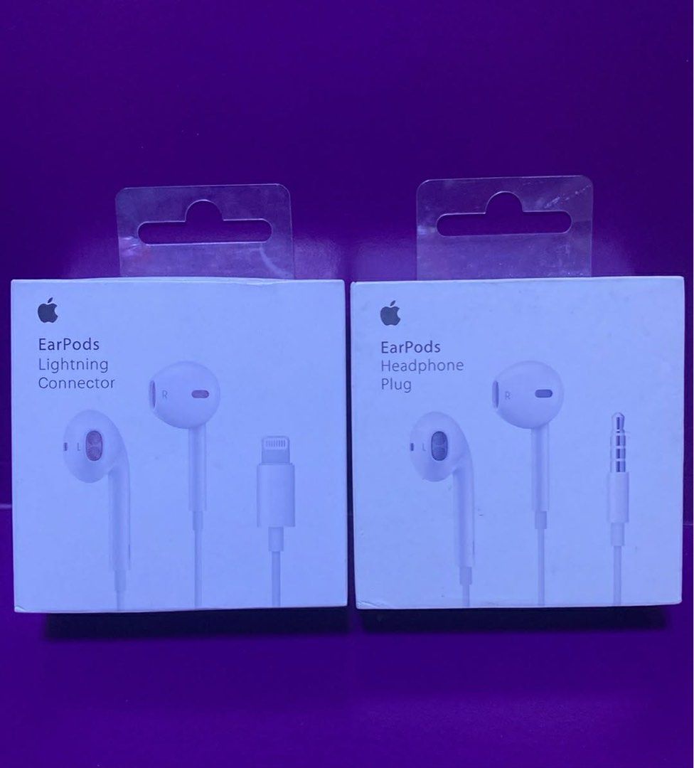 Lightning &jack type earphone (Category: Headphones & Headsets) located in Manila. Submitted by mimasour (Listing ID 1412333606, Image 1). Description: .