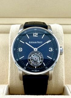 (Category: ) located in . Submitted by WatchStatement (Listing ID 1412485173, Image 1). Description: .