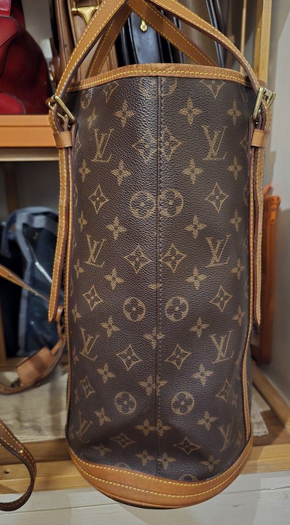 Louis Vuitton GM Bucket Bag (Category: Luxury Bags & Wallets) located in Manila. Submitted by thegoodthingsinlife (Listing ID 1412384246, Image 3). Description: Louis Vuitton GM bucket bag in classic monogram canvas. Authenticity not guaranteed. For those who cannot afford the real one worth 25k in the presale market, this bag is good enough. I have the Original petite bucket bag, and comparing them side by side, they are almost identical. The se