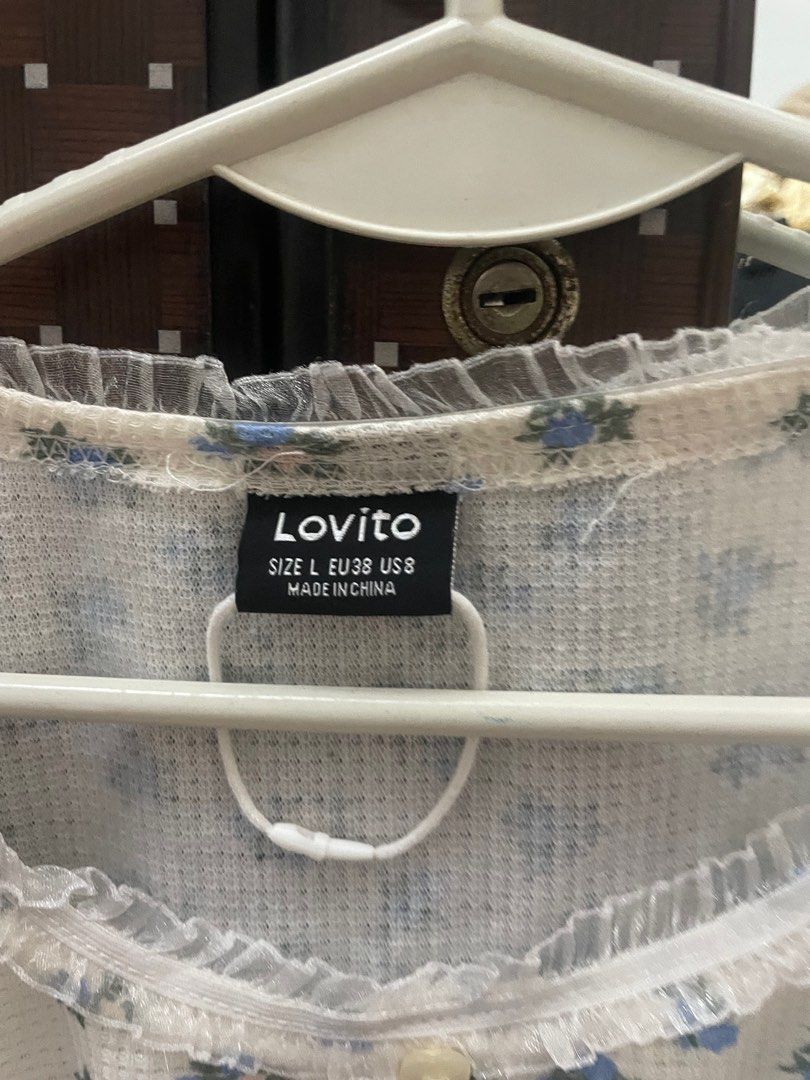Lovito Floral Puff Sleeve Top (Category: Blouses) located in Antipolo. Submitted by iabee (Listing ID 1412513019, Image 3). Description: .